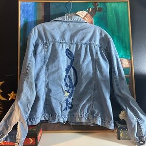 Vintage Y2K Boho Distressed Classic Light Blue Denim Jacket Embroidered Design M